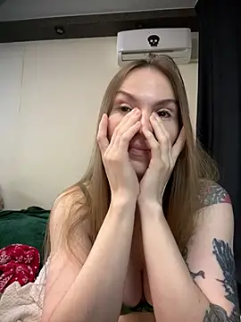 Snapshot of RachelBelI chatting on 06.15.26 RachelBelI online show from 06.15.26