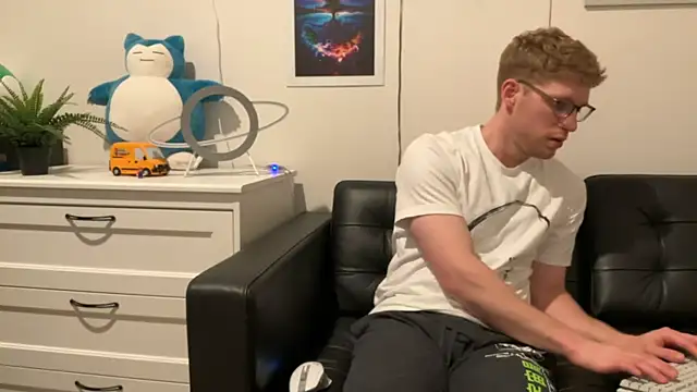 BlueEyedTallGuy94 online show from 12.15.24