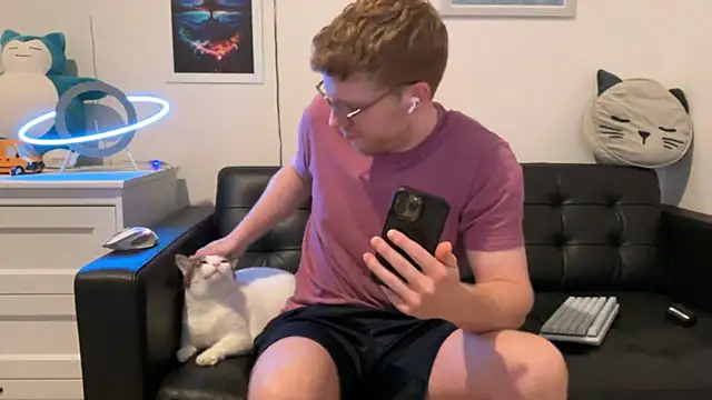 BlueEyedTallGuy94 online show from 12.19.24