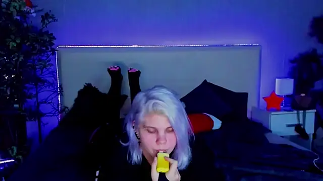 JoannLowe online show from 01.06.25