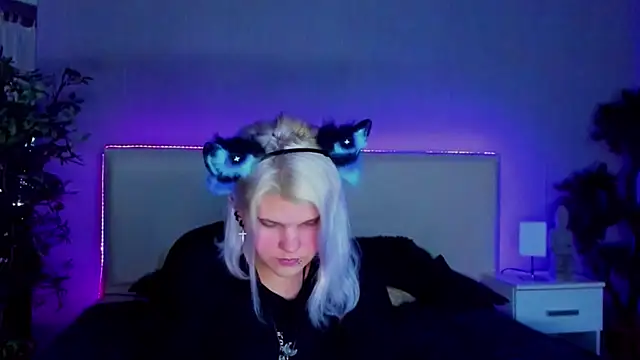 JoannLowe online show from 01.18.25