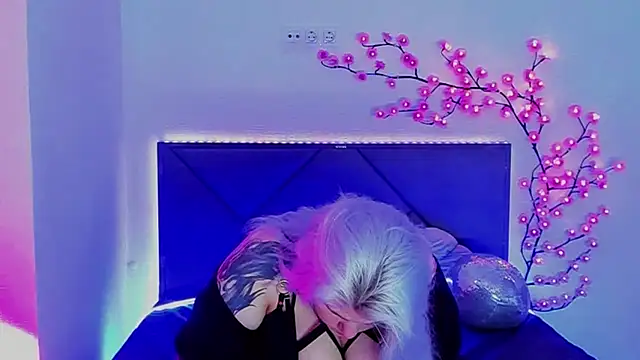 JoannLowe online show from 03.22.26