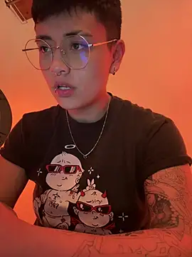 Ashley Chriss online show from 12.23.24