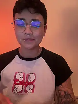 Ashley Chriss online show from 12.31.24