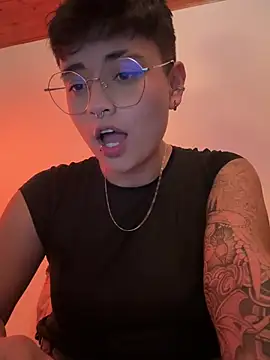 Ashley Chriss online show from 01.19.25