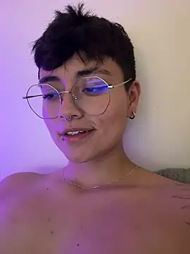 Ashley Chriss online show from 02.22.25