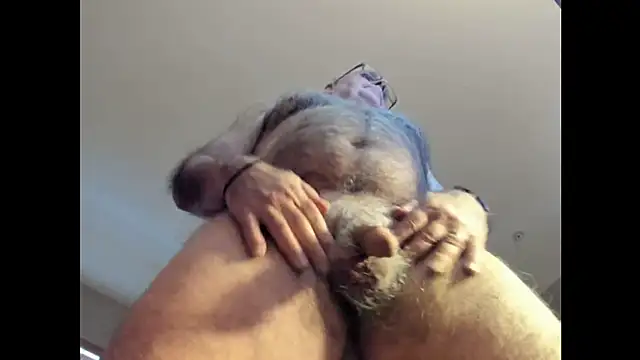 Snapshot of dantes_lion chatting on 02.15.25 dantes lion online show from 02.15.25