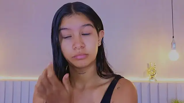 Aida moreno online show from 10.28.25