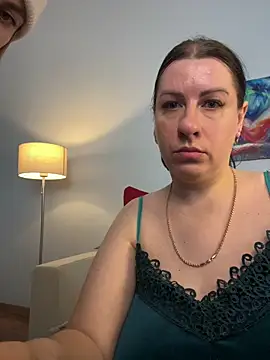 Evelinia online show from 02.18.25