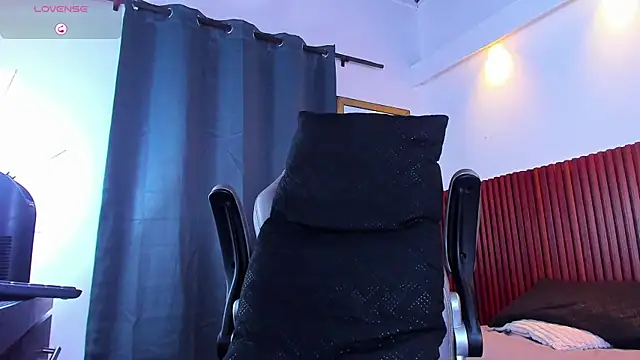 Snapshot of max_borman1 chatting on 10.01.25 max borman1 online show from 10.01.25