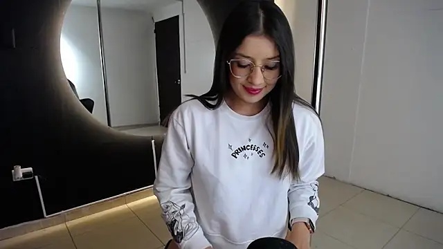 Snapshot of Emma_Lombardi chatting on 02.09.25 Emma Lombardi online show from 02.09.25