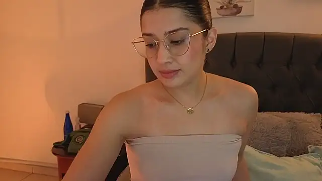 Emma Lombardi online show from 12.17.25