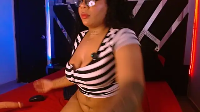 Snapshot of MelannyTylor chatting on 11.28.25 MelannyTylor online show from 11.28.25