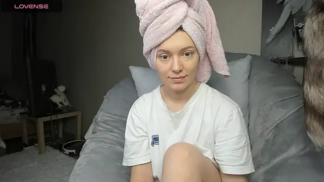 foxy blond online show from 03.21.25