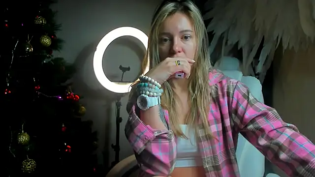 foxy blond online show from 12.22.25