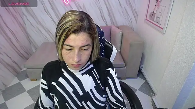 Snapshot of Valerie_b chatting on 01.11.25 Valerie b online show from 01.11.25