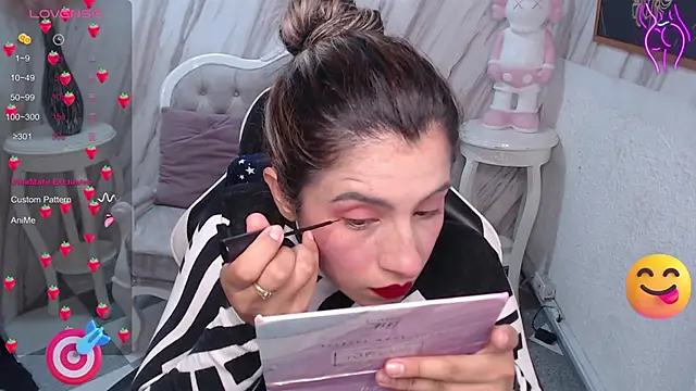 Snapshot of Valerie_b chatting on 03.13.25 Valerie b online show from 03.13.25