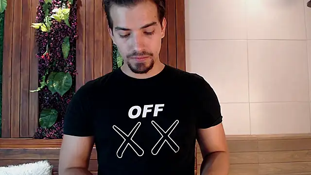 Snapshot of Ian_Daviz chatting on 03.04.25 Ian Daviz online show from 03.04.25