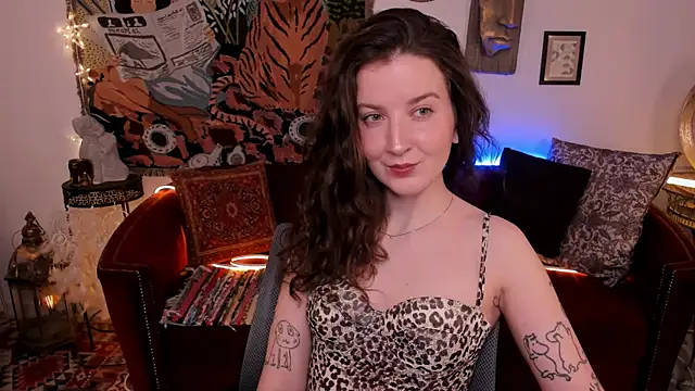 Snapshot of JackieByrd chatting on 09.17.25 JackieByrd online show from 09.17.25