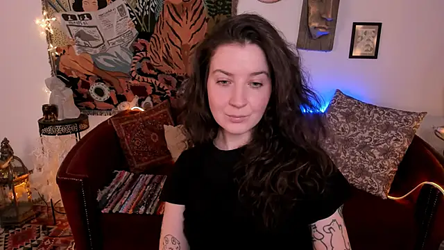 Snapshot of JackieByrd chatting on 10.03.25 JackieByrd online show from 10.03.25