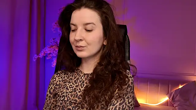 Snapshot of JackieByrd chatting on 11.23.25 JackieByrd online show from 11.23.25