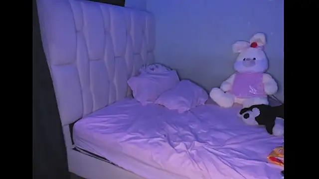 KittyKlum online show from 02.17.25