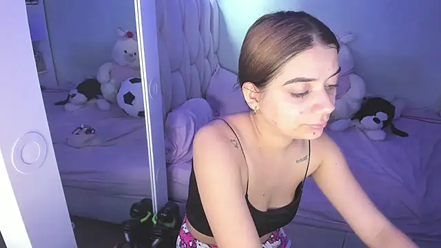 KittyKlum online show from 12.16.25