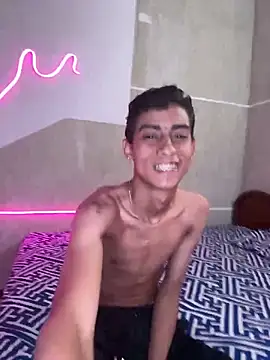 Mauuu18 online show from 02.15.25