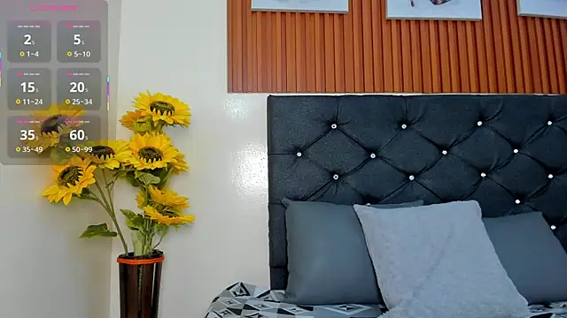 Snapshot of Zoe_pss chatting on 10.21.25 Zoe pss online show from 10.21.25