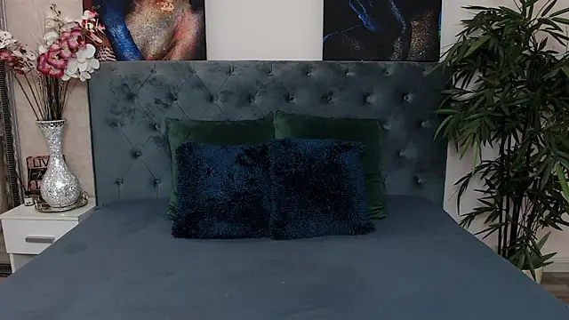 Snapshot of MissJuliax chatting on 01.20.25 MissJuliax online show from 01.20.25