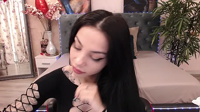 Snapshot of MissJuliax chatting on 03.15.25 MissJuliax online show from 03.15.25