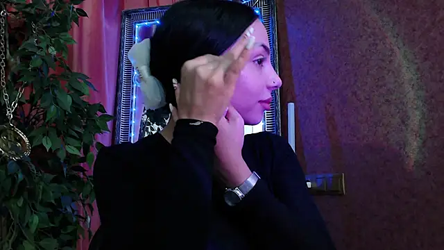 Snapshot of MissJuliax chatting on 11.13.25 MissJuliax online show from 11.13.25