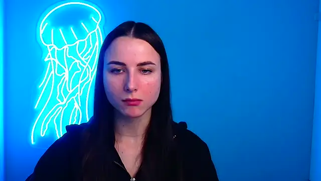 Eva Janee online show from 12.11.24