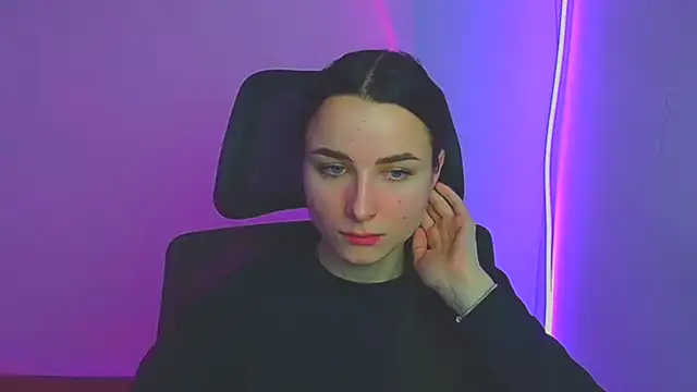 Eva Janee online show from 01.17.25