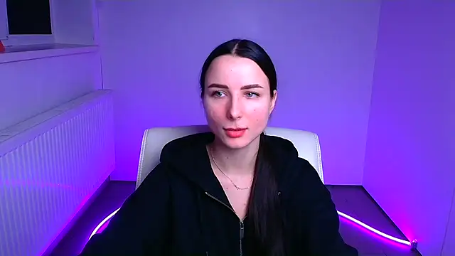 Eva Janee online show from 01.23.25