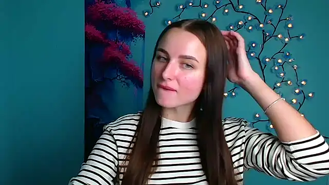 Eva Janee online show from 10.20.25