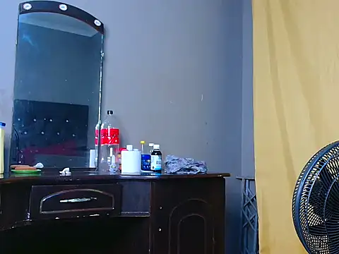 Snapshot of DarkDivva24 chatting on 11.06.25 DarkDivva24 online show from 11.06.25