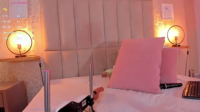 Amy-Saenz online show from 04.10.26