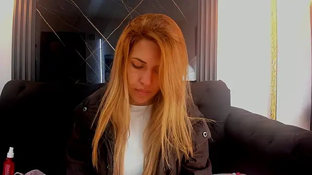 EvaaLovia1 online show from 09.24.25