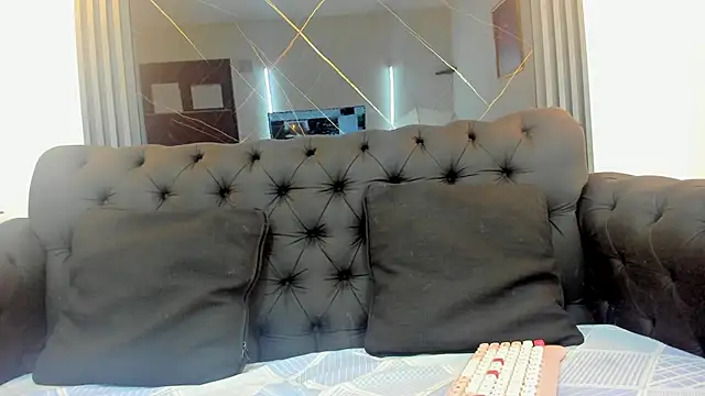 EvaaLovia1 online show from 09.29.25