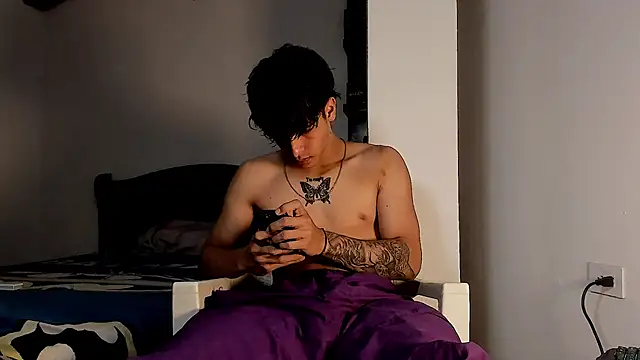 Snakebutterfly online show from 12.22.24