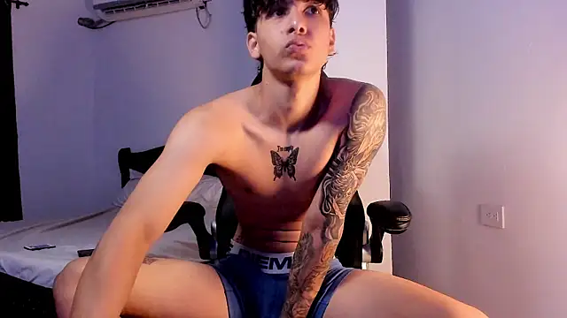 Snakebutterfly online show from 01.22.25