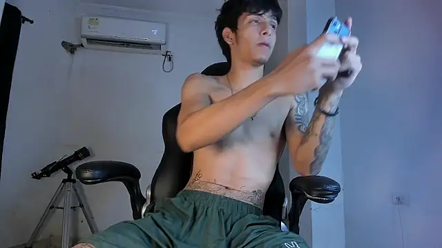 Snakebutterfly online show from 09.19.25