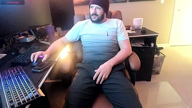 Snapshot of boytoyfrindles chatting on 02.12.26 boytoyfrindles online show from 02.12.26