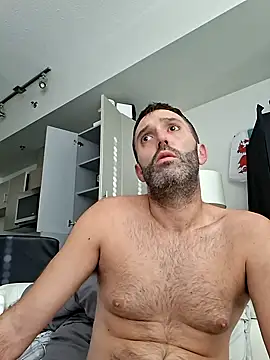 Snapshot of longthicknslick chatting on 10.15.25 longthicknslick online show from 10.15.25