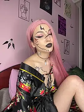 Snapshot of MoonAgnes chatting on 01.04.25 MoonAgnes online show from 01.04.25