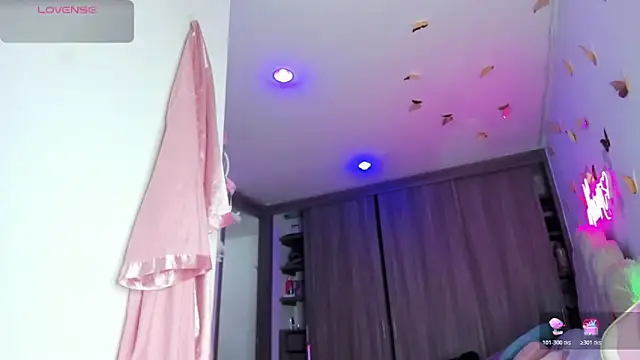 Snapshot of NaomiAsha chatting on 12.22.25 NaomiAsha online show from 12.22.25