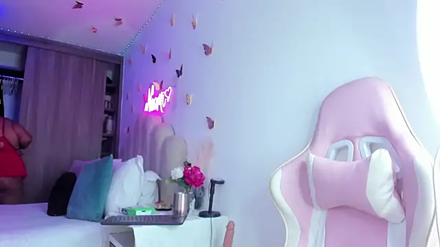 Snapshot of NaomiAsha chatting on 01.07.26 NaomiAsha online show from 01.07.26