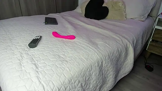 Snapshot of NaomiAsha chatting on 03.22.26 NaomiAsha online show from 03.22.26