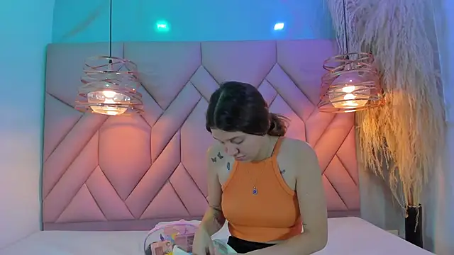 AngelaaCute  online show from 01.13.25